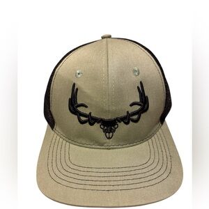 Arcadian Outfitters Embroidered Antler Trucker SnapBack in green and Black
